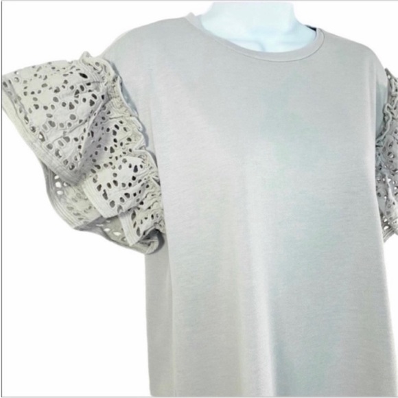 SHE AND SKY ruffled eyelet top M - Picture 4 of 8